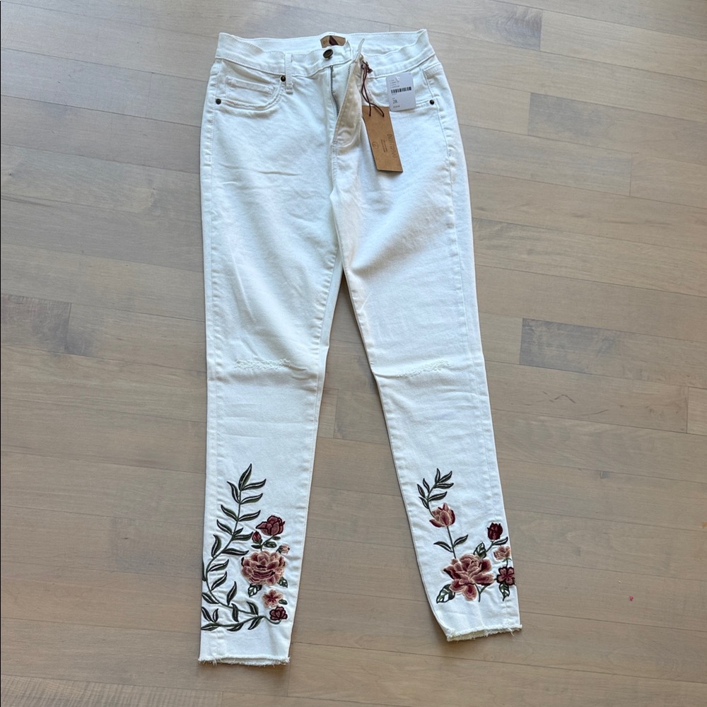 NWT DRIFTWOOD White Ankle Jeans with Rose Embroidery